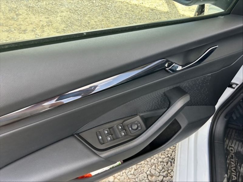 Škoda Octavia 2,0 TDI Ambition - fotka 11 z 11