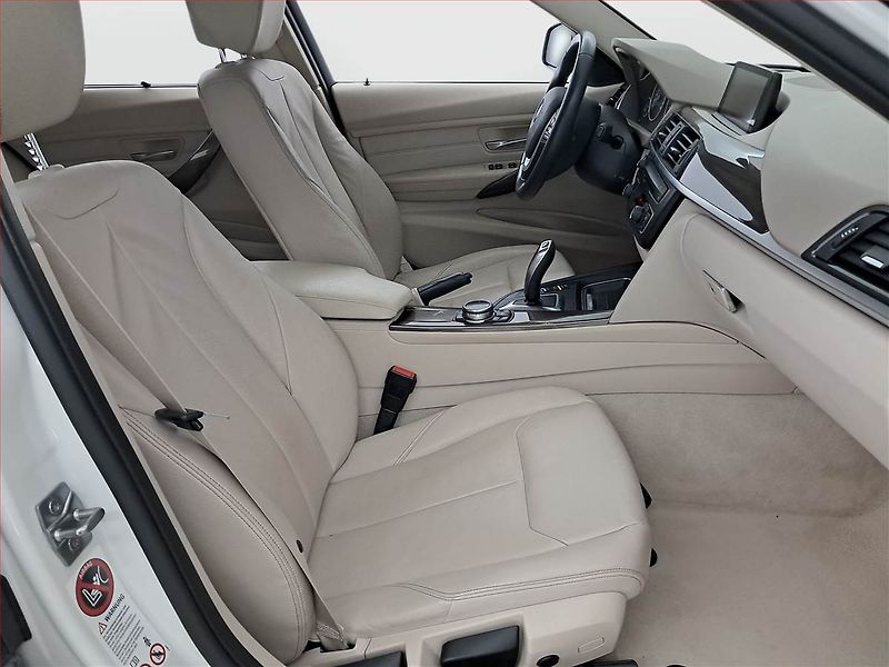 BMW Řada 3 (2014) 320 d xDrive, 4X4, Automat - fotka 9 z 23