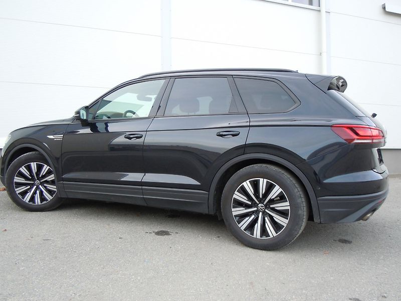 Volkswagen Touareg 3,0TDI VZDUCH KŮŽE HUD TAŽNÉ - fotka 8 z 40