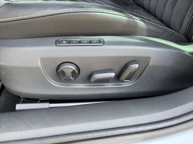 Škoda Superb 2,0 TDi AT Style SERVIS - fotka 11 z 43