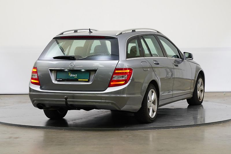 Mercedes-Benz Třídy C - fotka 2 z 27