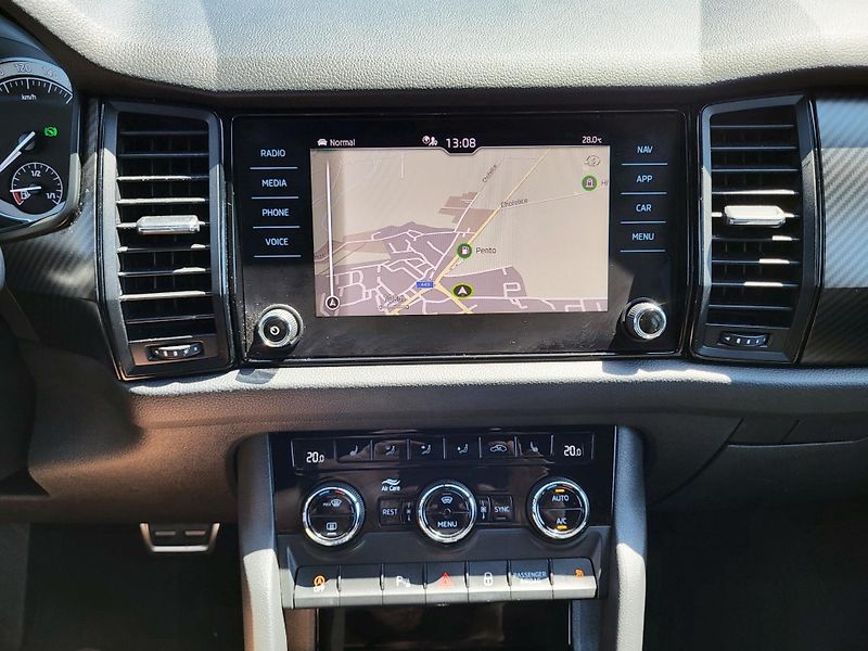 Škoda Kodiaq 2.0 TDi DSG 4x4 SPORTLINE *ČR - fotka 12 z 48