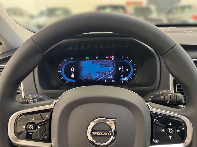 Volvo XC90 (2024) 2,0 B5 AWD PLUS Bright - fotka 8 z 15