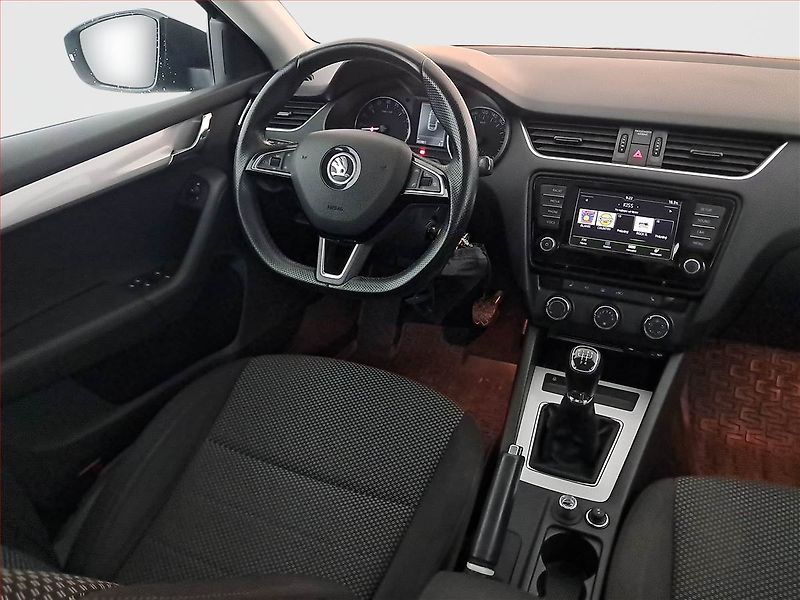 Škoda Octavia (2016) 1.6 TDI, Serv.kniha, Xenony - fotka 7 z 16
