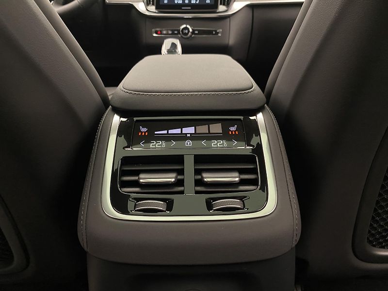 Volvo XC90 (2026) T8 AWD Plug-in BRIGHT ULTRA - fotka 75 z 75