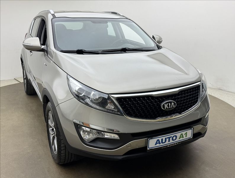 Kia Sportage 2,0 4X4 DPH VÝHŘEV TAŽNÉ ČR - fotka 3 z 33