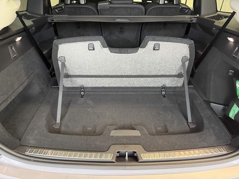 Volvo XC90 (2026) B5 2.0L 250+14 HP AT8 AWD CORE - fotka 24 z 28