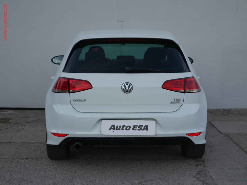 Volkswagen Golf (2014) 1.2TSI, R-Line - fotka 5 z 21