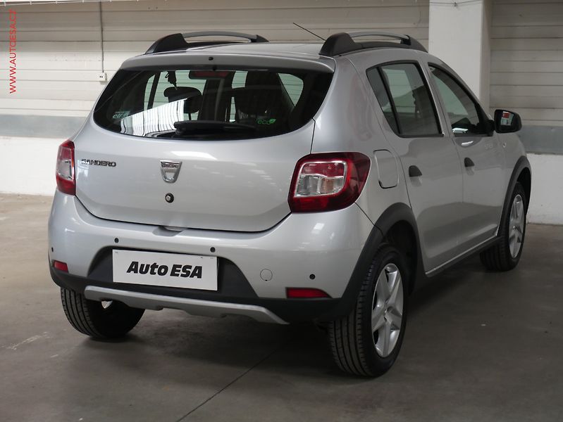 Dacia Sandero (2013) 1.5dCi, AC, tempo - fotka 6 z 21