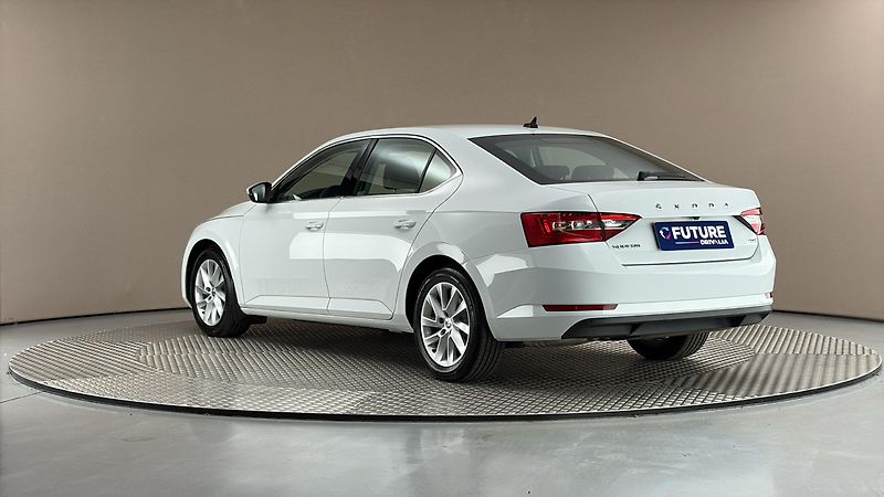 Škoda Superb 2.0 TDI DSG 4x4 Style - fotka 2 z 27