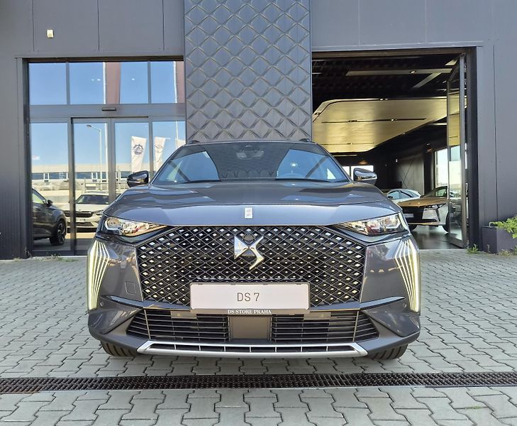 DS Automobiles DS7 (2025) EDITION FRANCE 1.5 BlueHDi 1 - fotka 3 z 14