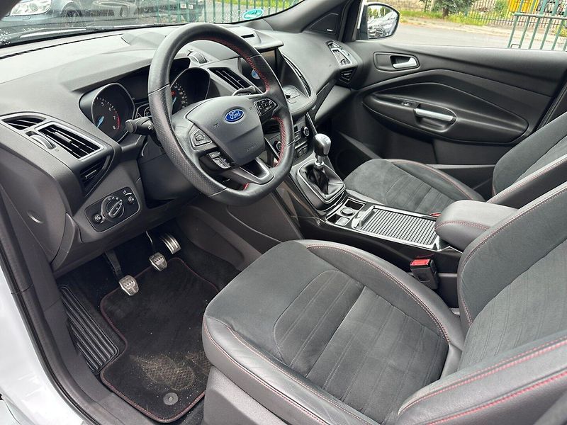 Ford Kuga (2019) 1,5EcoBoost 110KW  ST-Line - fotka 11 z 25