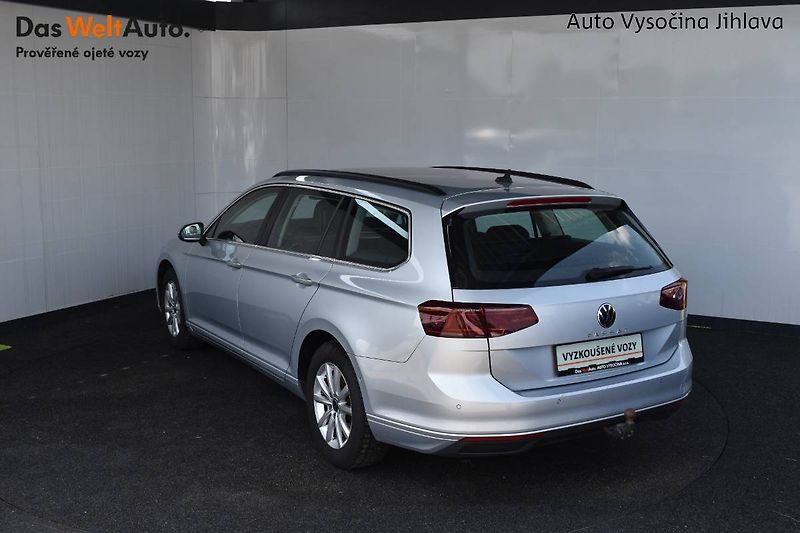 Volkswagen Passat Variant (2023) 2.0TDI 110kW DSG, LED, tažné - fotka 6 z 23
