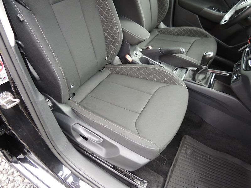 Škoda Scala (2022) 1.5TSi,110kw,AMB+,ČR,1.majitel - fotka 36 z 52