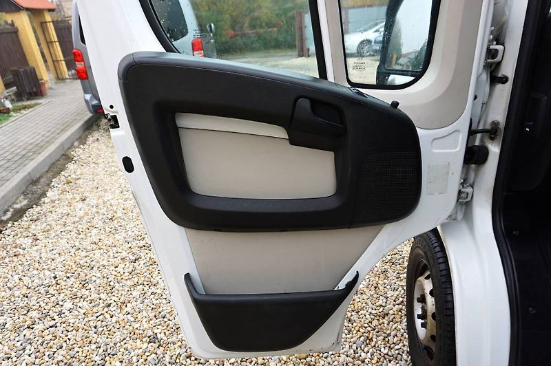 Peugeot Boxer (2015) 2,2 HDI 96 kW - fotka 17 z 30