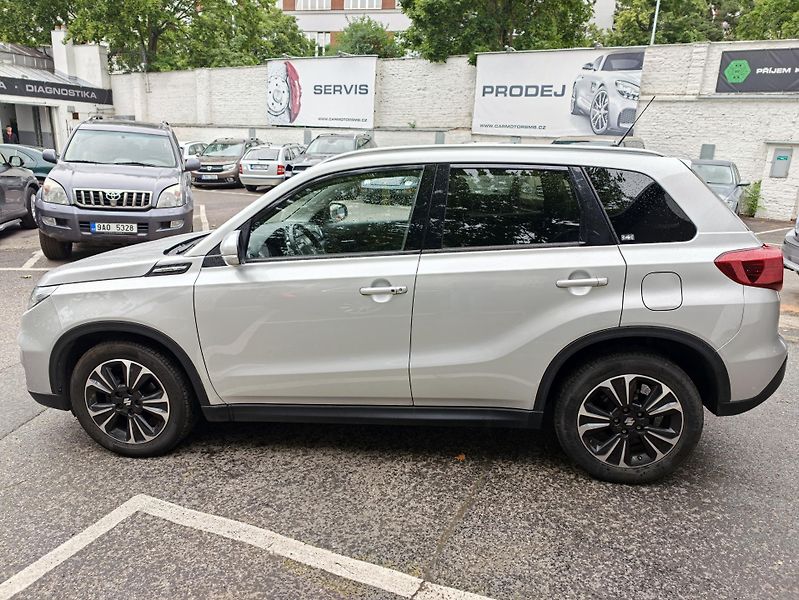 Suzuki Vitara 1,4T Aut. Elegance 4x4 - fotka 10 z 30