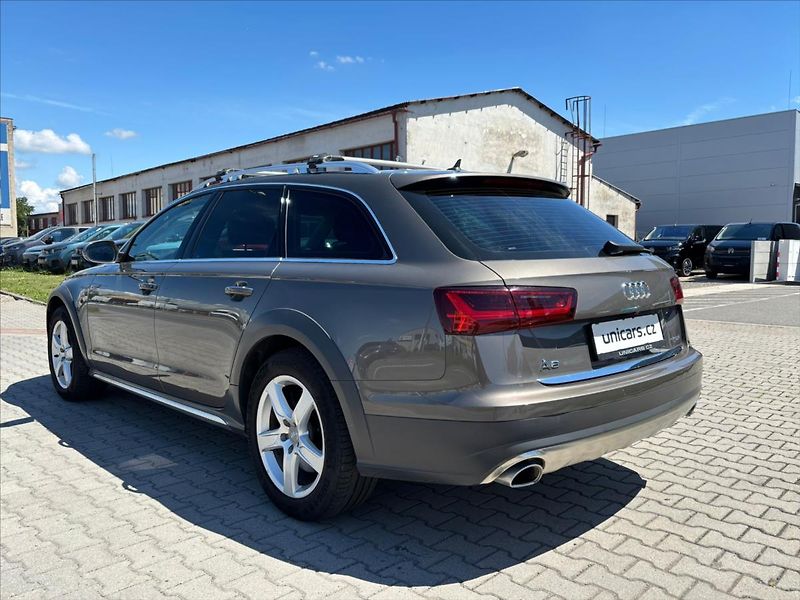 Audi A6 Allroad 3,0 TDI  quattro S tronicCZ DP - fotka 4 z 35