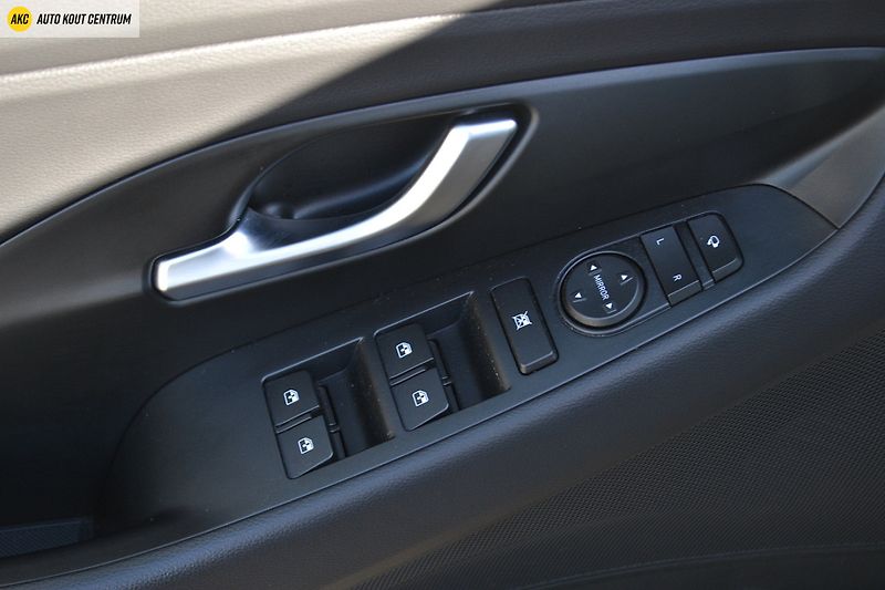 Hyundai i30 WG  1,5DPi MT Style FL - fotka 21 z 52