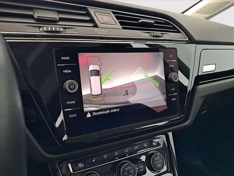 Volkswagen Touran (2018) R-Line 1.5 TSI - fotka 21 z 21