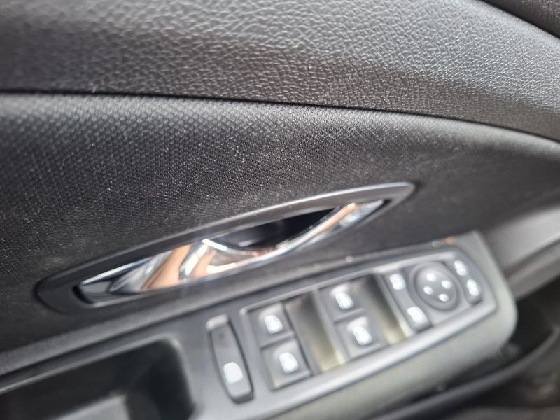 Renault Mégane (2014) 2.5 DCI limited - fotka 11 z 14