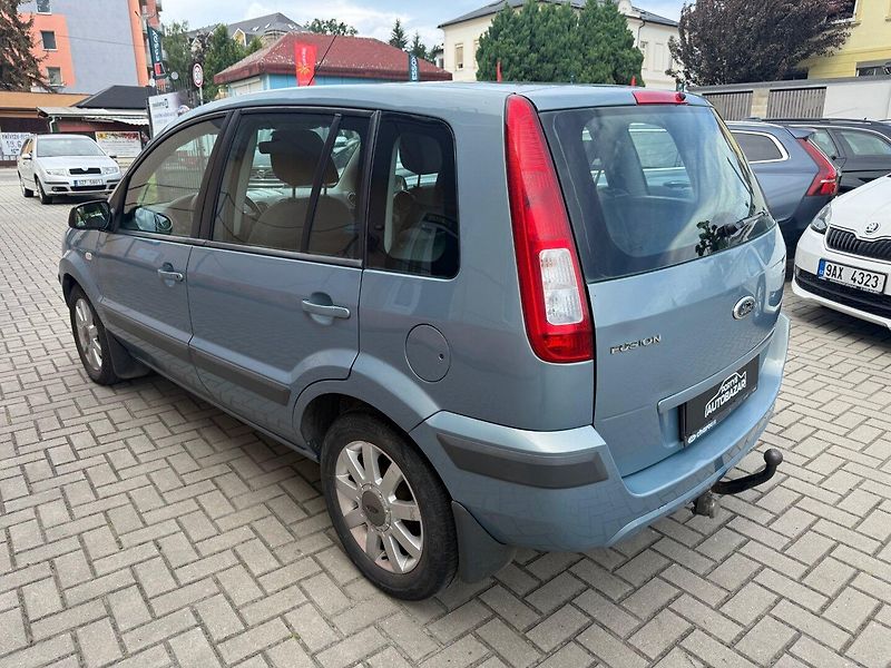 Ford Fusion (2009) 1.4 16V - fotka 2 z 14
