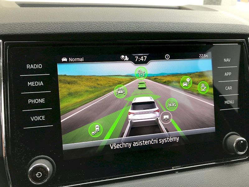 Škoda Karoq (2025) SEL TS 110/1.5 A7F - fotka 25 z 26