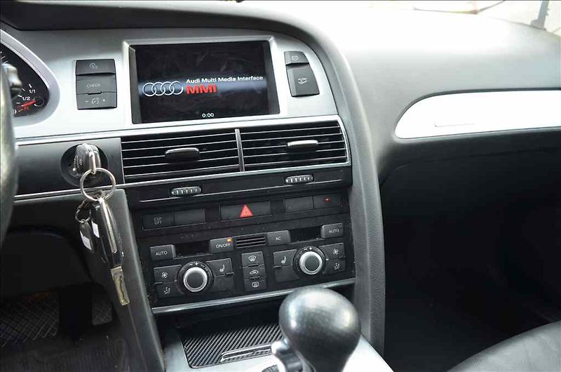 Audi A6 (2010) AVANT 3,0 TDI QUATTRO - fotka 28 z 31