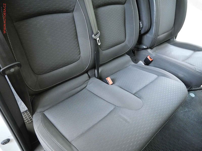 Opel Vivaro (2018) 1.6CDTi L2 9míst, 2.maj, AC - fotka 10 z 20