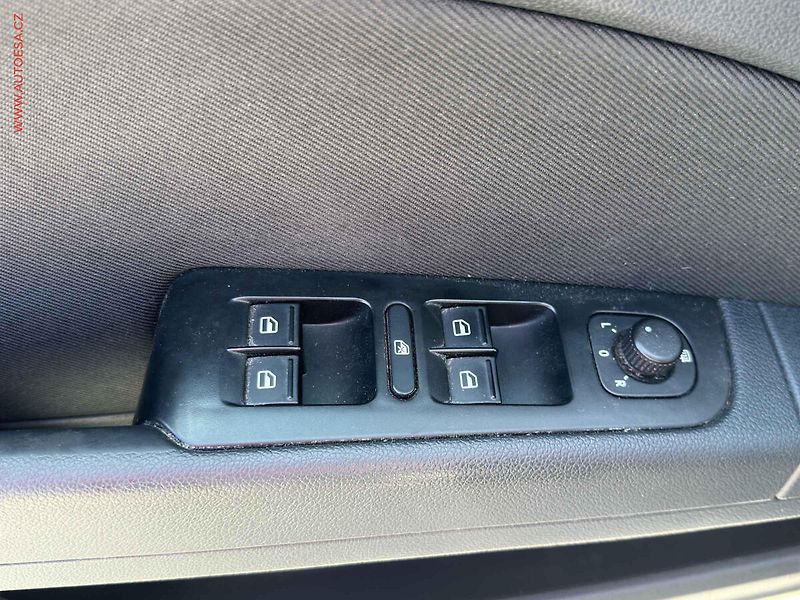 Škoda Superb (2012) 2.0TDi, DSG, navi - fotka 11 z 16