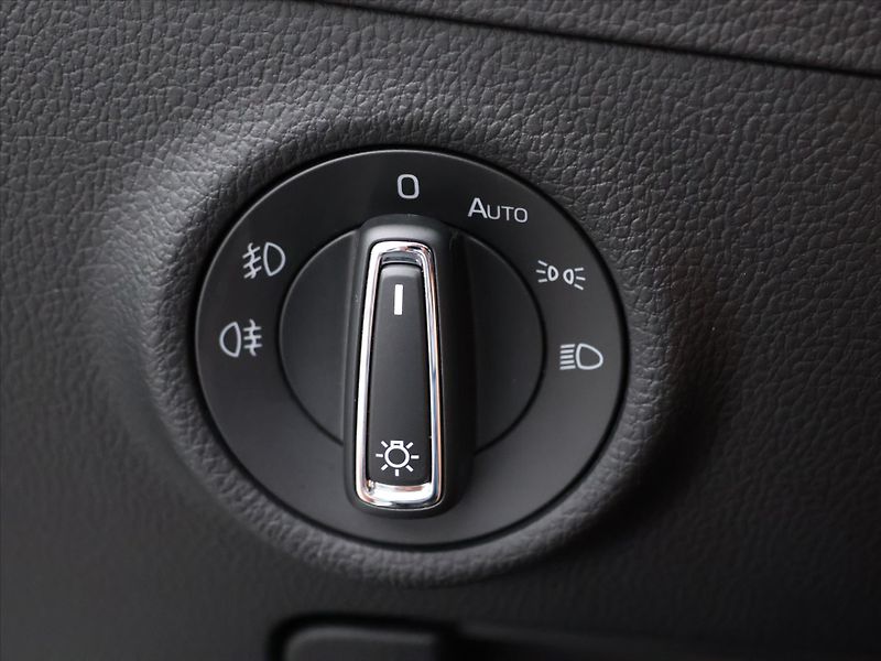 Škoda Superb 2,0 TDI 140kW DSG 4x4 L&K DPH - fotka 16 z 39