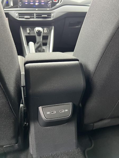 Volkswagen Taigo (2023) 1.0 TSI, pěkný stav - fotka 25 z 28