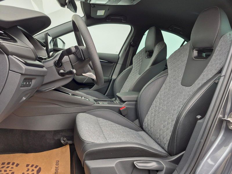 Škoda Octavia (2025) Sportline 1.5 TSI 110kW MHEV D - fotka 13 z 30