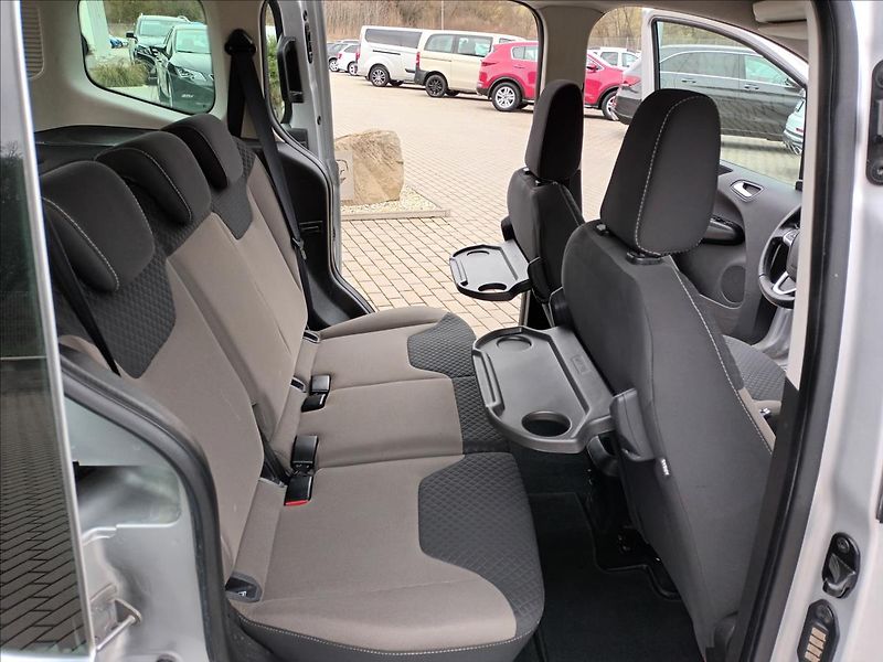Ford Tourneo Courier 1,5 TDCI,ČR,SERVISKA,ROZVODY - fotka 19 z 37