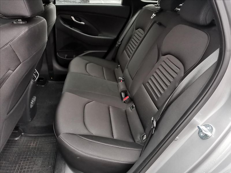 Hyundai i30 1,5 TGDI WG STYLE SAFETY - fotka 8 z 17