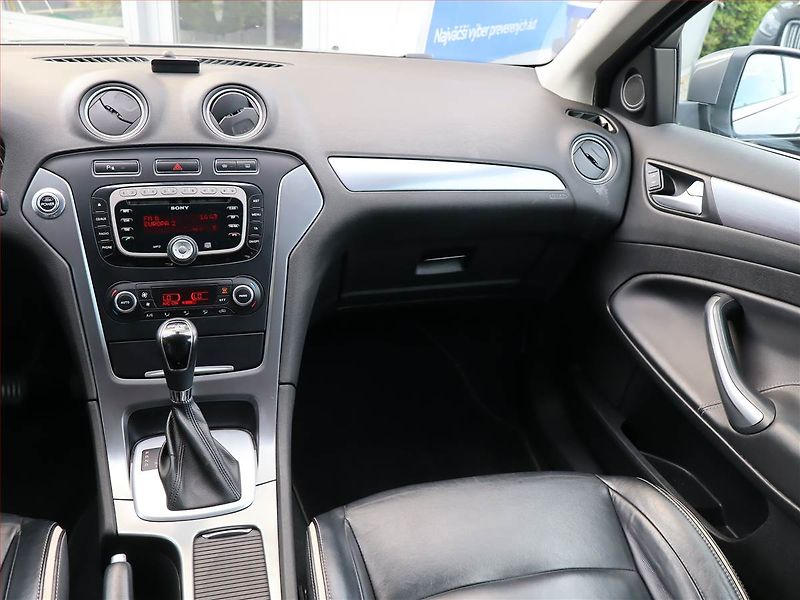 Ford Mondeo (2012) 2.0 TDCi, Automat, Tempomat - fotka 8 z 18