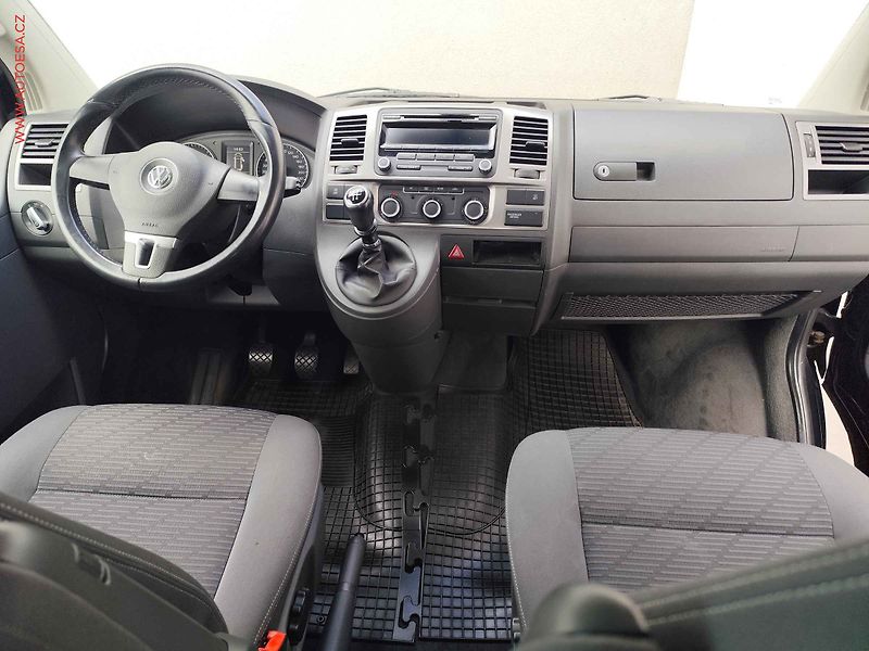 Volkswagen Multivan (2012) 2.0TDi, AC, TZ, park.asist - fotka 12 z 22
