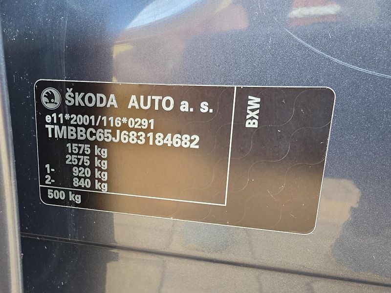 Škoda Fabia II 1.4i 16V AMBIENTE*2x SADA* - fotka 41 z 55