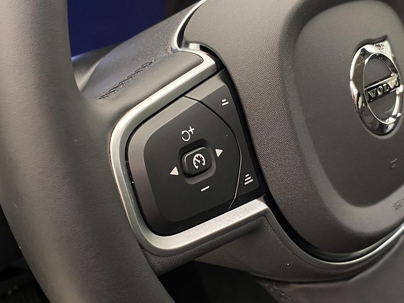 Volvo XC60 B5 AWD CORE AUT REZERVACE - fotka 20 z 52