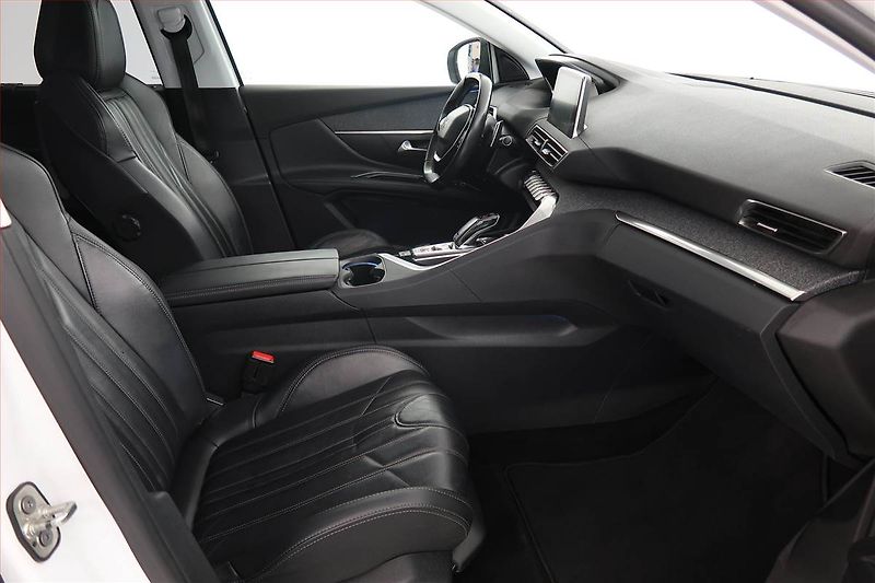 Peugeot 5008 (2017) PureTech 130, Automat, 7 míst - fotka 9 z 21