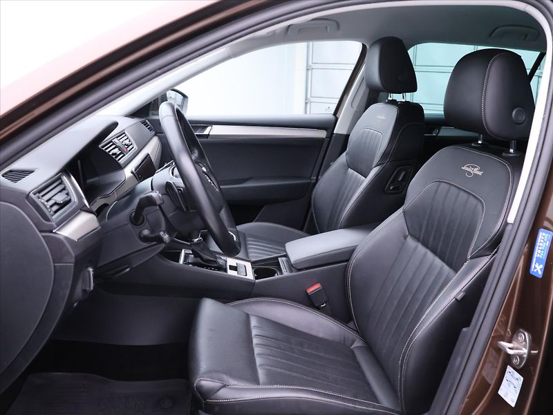 Škoda Superb 2,0 TDI DSG CZ L&K 1.Maj DPH - fotka 10 z 33