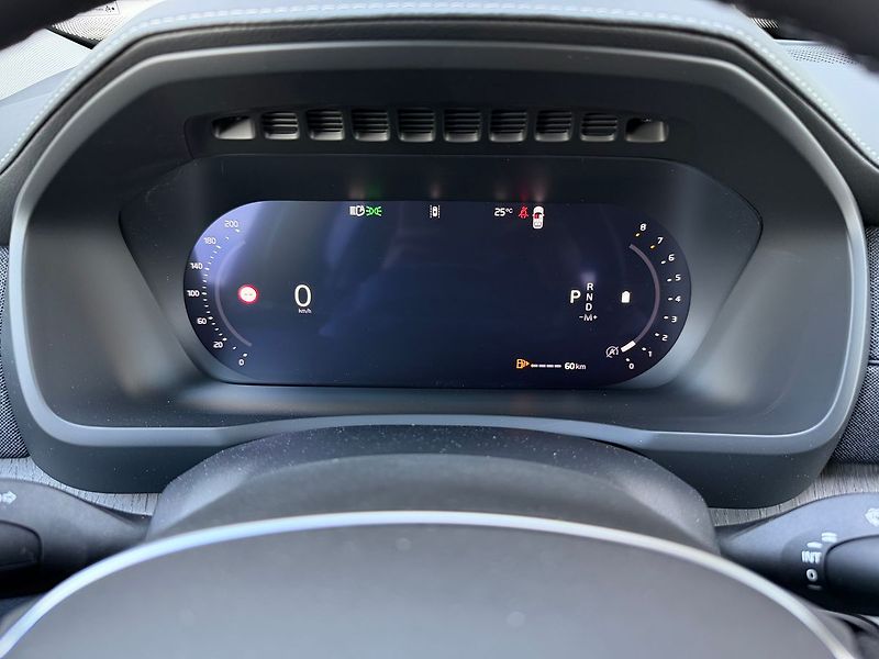 Volvo XC90 (2026) PLUS B5, ventilace, kamera 360 - fotka 16 z 23