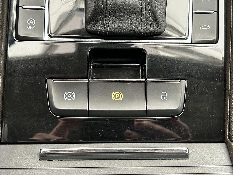 Škoda Superb 2.0 TDI L&K - fotka 19 z 29