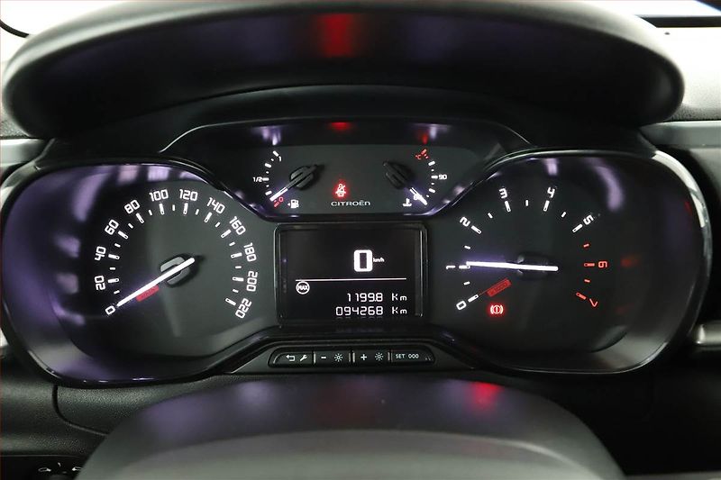 Citroën C3 (2018) 1.2 PureTech, Navi, Tempomat - fotka 9 z 13