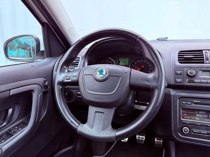 Škoda Roomster 1.2 TSi Scout, Pano, Serviska - fotka 16 z 23
