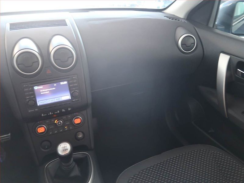 Nissan Qashqai (2010) 2.0, Tempomat - fotka 8 z 13