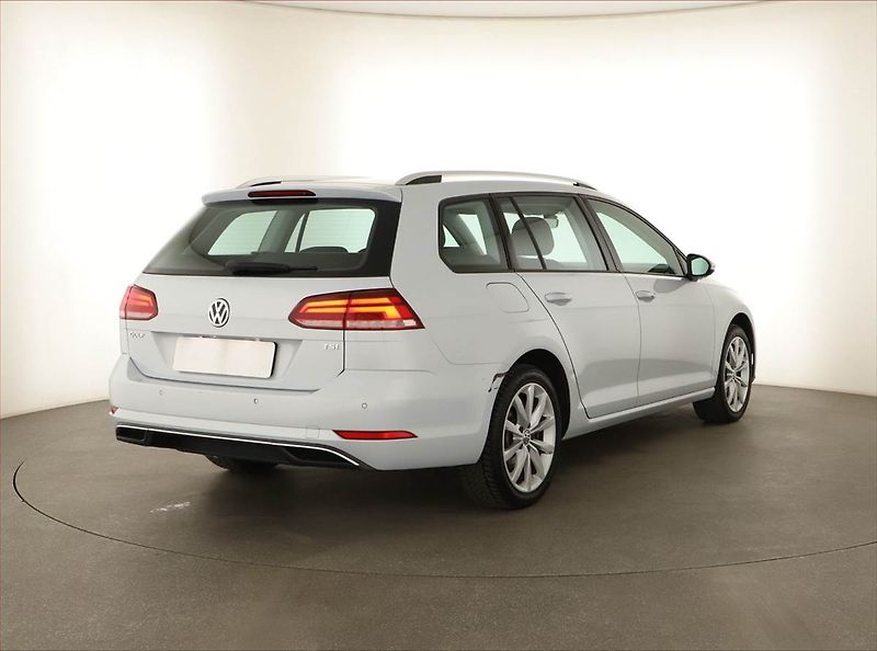 Volkswagen Golf (2017) 1.0 TSI, Tempomat - fotka 5 z 14