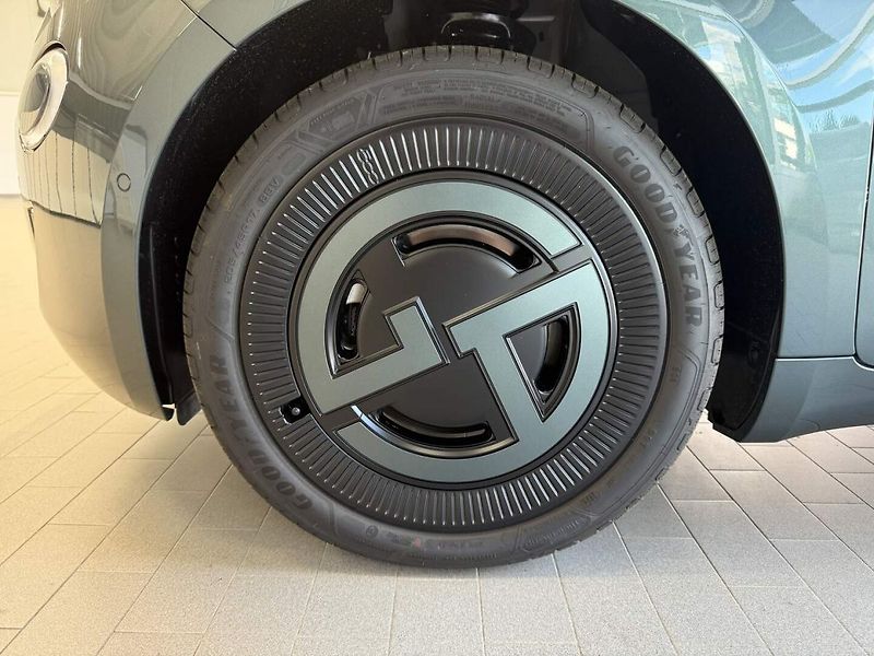 Fiat 500e (2025) Giorgio Armani Hatchback 42 kW - fotka 29 z 29