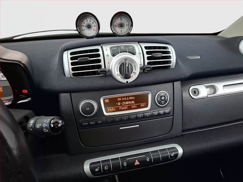 Smart Fortwo (2012) 1.0T, Automat, Park. senzory - fotka 11 z 17