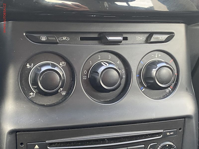 Citroën C3 (2016) 1.2 VTi, Klima - fotka 13 z 15