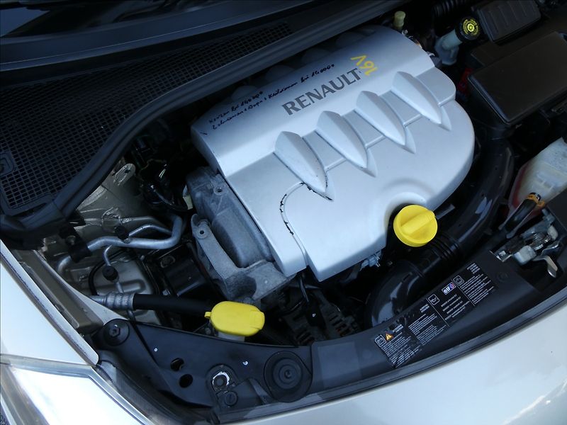 Renault Clio 1,6 i16V automat,serviska,závě - fotka 38 z 47